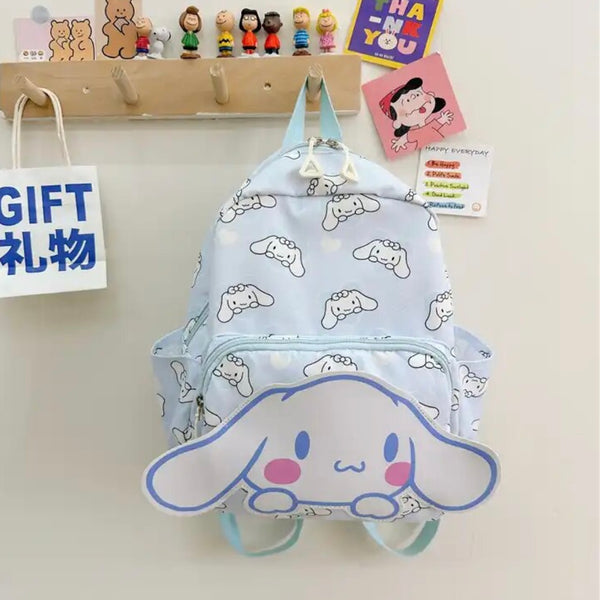 Mochila Impermeable “Sanrio”. 34x27x12cms