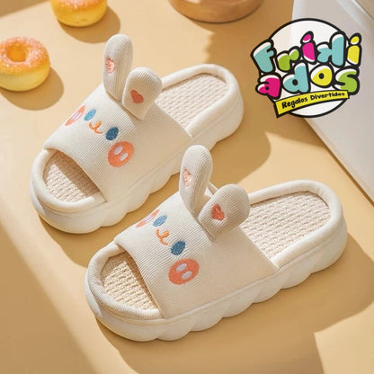 Pantuflas Antideslizantes “Oso y Conejo”.