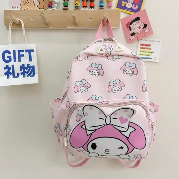 Mochila Impermeable “Sanrio”. 34x27x12cms