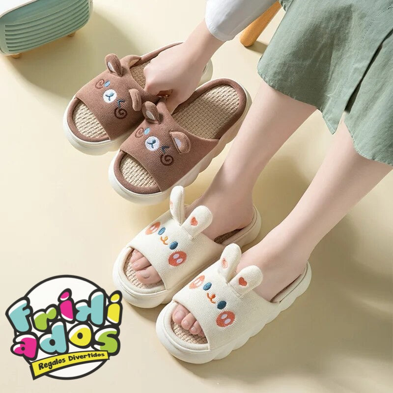 Pantuflas Antideslizantes “Oso y Conejo”.