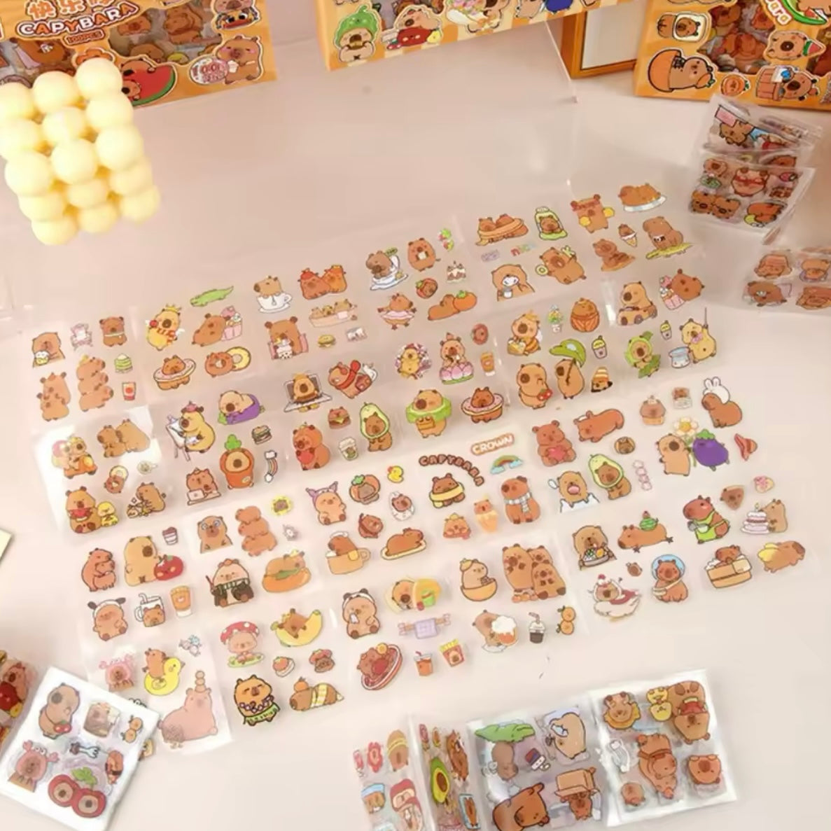 Set 100 Láminas de Stickers “Capybara”