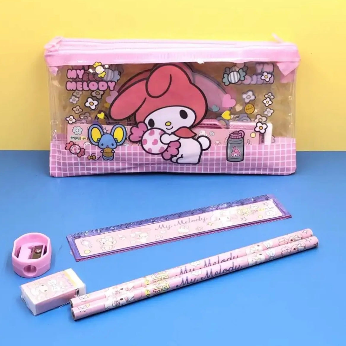 Estuche + Set papelería “Sanrio”