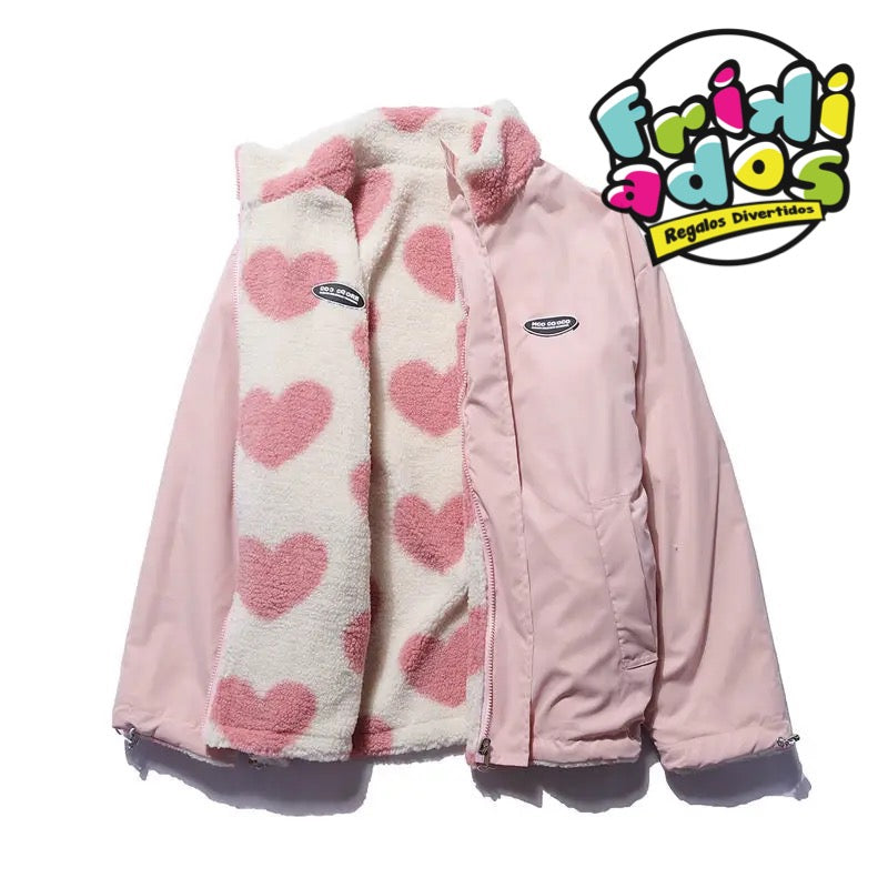 Chaqueta Reversible “Corazones”. Por 1 Lado Felpuda y por el otro Corta viento.