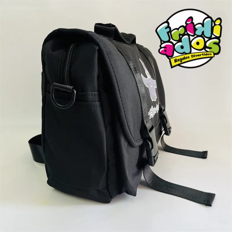 Mochila-Bolso “Sanrio” + 2 Pins + Llavero. 38x17x10Cms